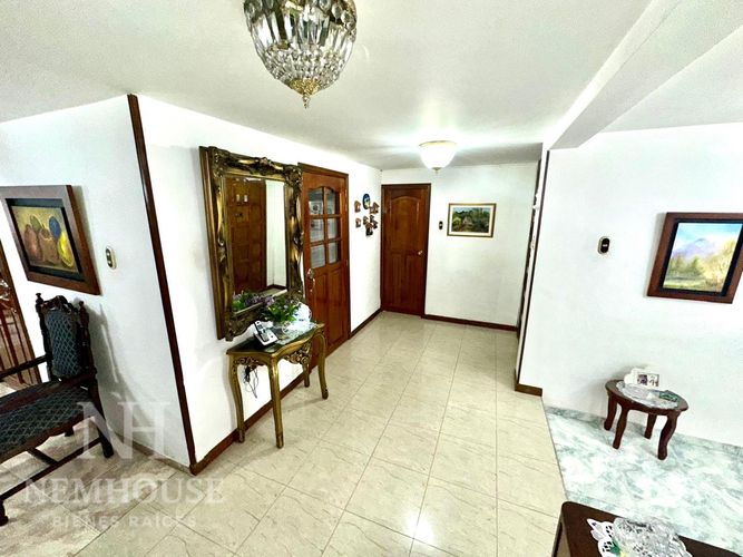Casa de 5 alcobas en venta en Pontevedra, Bogotá, 360 m² · foto 9 de 24
