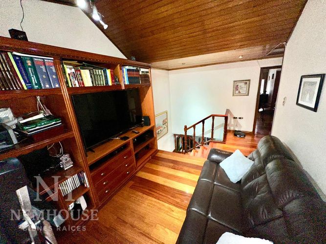 Casa de 5 alcobas en venta en Pontevedra, Bogotá, 360 m² · foto 23 de 24