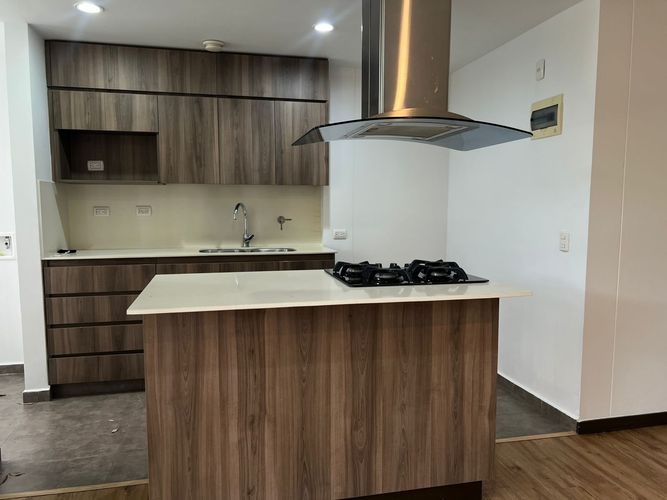 Apartamento de 3 alcobas en arriendo en Loma Del Esmeraldal, Envigado, 140 m² · foto 7 de 19