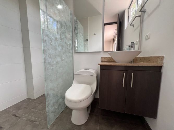 Apartamento de 3 alcobas en arriendo en Loma Del Esmeraldal, Envigado, 140 m² · foto 16 de 19