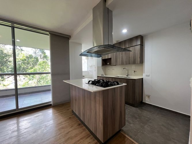 Apartamento de 3 alcobas en arriendo en Loma Del Esmeraldal, Envigado, 140 m² · foto 6 de 19
