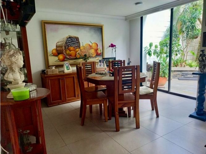 Casa de 3 alcobas en venta en San Lucas, Medellín, 165 m² · foto 2 de 14