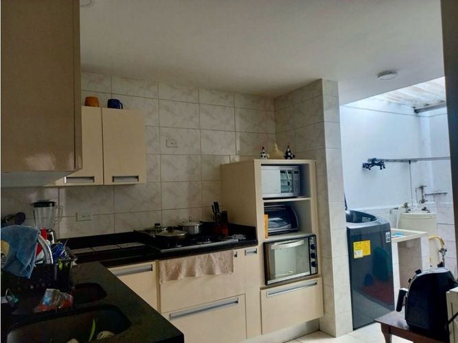 Casa de 3 alcobas en venta en San Lucas, Medellín, 165 m² · foto 3 de 14