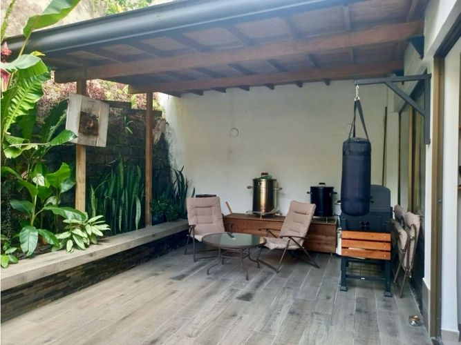 Casa de 3 alcobas en venta en San Lucas, Medellín, 165 m² · foto 5 de 14