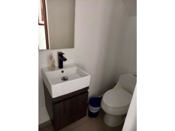 Casa de 3 alcobas en venta en San Lucas, Medellín, 165 m² · foto 6 de 14