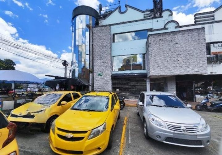 Bodega en arriendo en Guayabal, Medellín, 400 m² · foto 2 de 20
