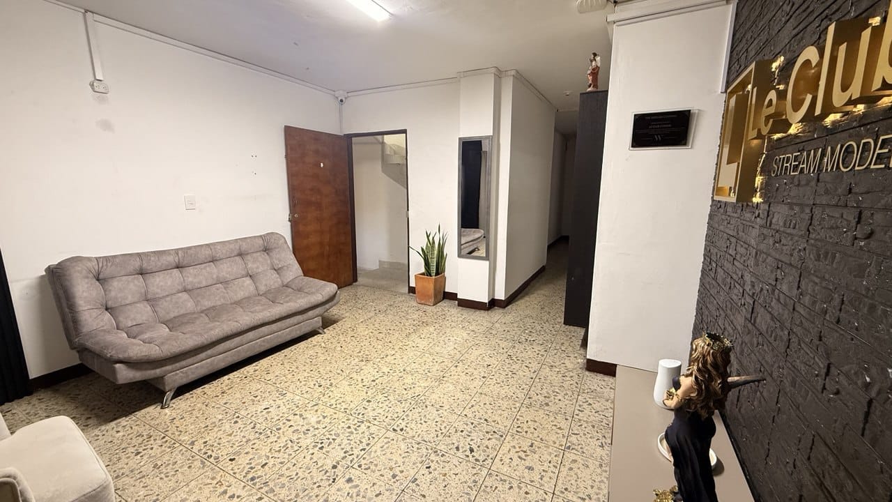 Calle 34 # 66A-61, Laureles - Estadio, Medellín, Antioquia, Colombia - Photo 2