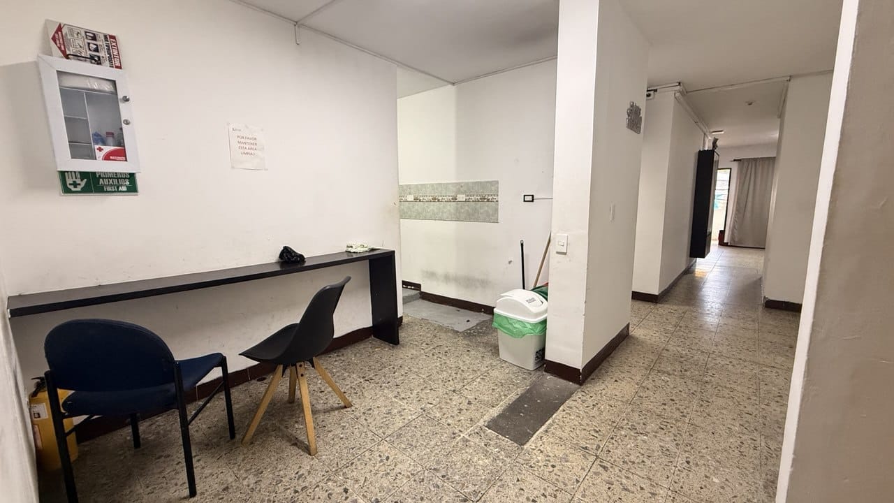 Calle 34 # 66A-61, Laureles - Estadio, Medellín, Antioquia, Colombia - Photo 3