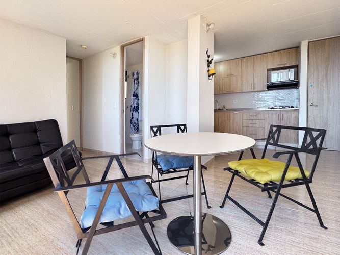 Apartamento de 2 alcobas en venta en Cuatro Esquinas, Rionegro, 57 m² · foto 3 de 12