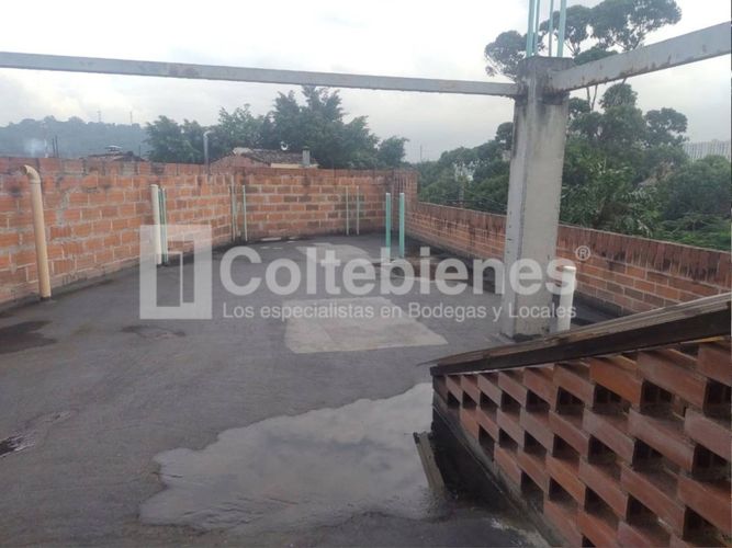 Edificio en venta en Trinidad, Medellín, 980 m² · foto 2 de 10