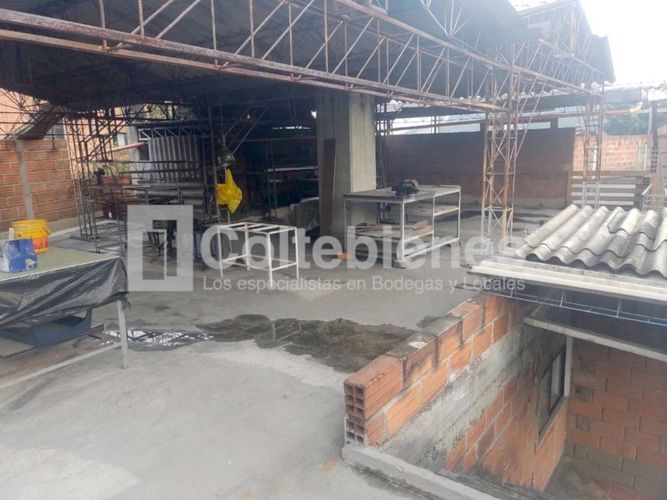 Edificio en venta en Trinidad, Medellín, 980 m² · foto 4 de 10