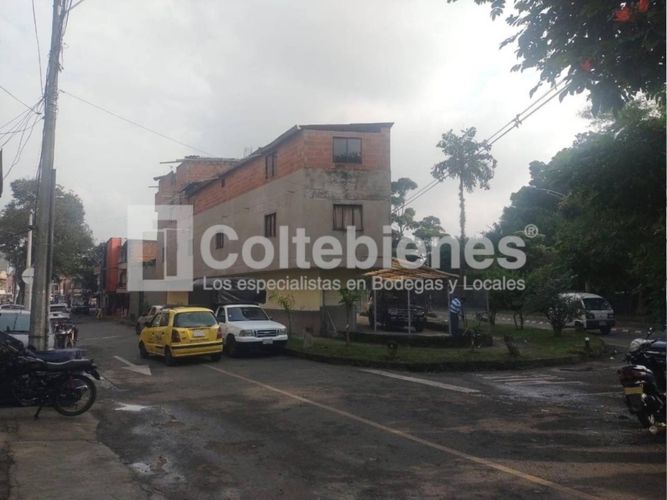 Edificio en venta en Trinidad, Medellín, 980 m² · foto 8 de 10