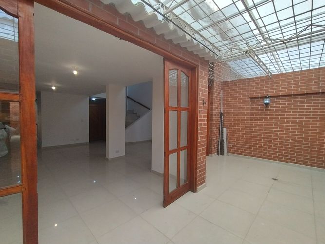 Casa en venta en El Ingenio, Cali · foto 2 de 18