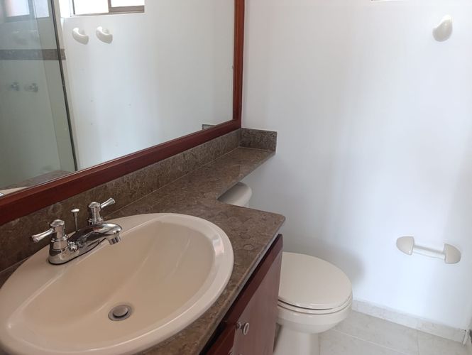 Apartamento de 2 alcobas en arriendo en El Poblado, Medellín, 90 m² · foto 16 de 17