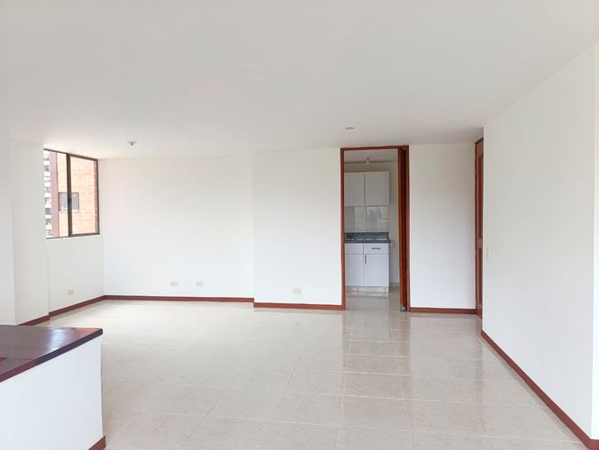 Apartamento de 2 alcobas en arriendo en El Poblado, Medellín, 90 m² · foto 11 de 17