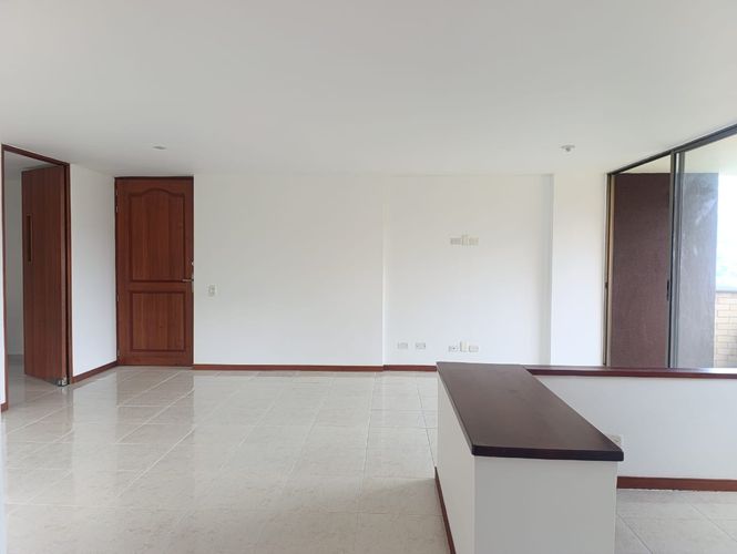 Apartamento de 2 alcobas en arriendo en El Poblado, Medellín, 90 m² · foto 6 de 17