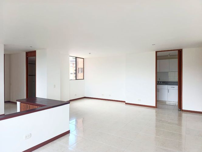 Apartamento de 2 alcobas en arriendo en El Poblado, Medellín, 90 m² · foto 10 de 17