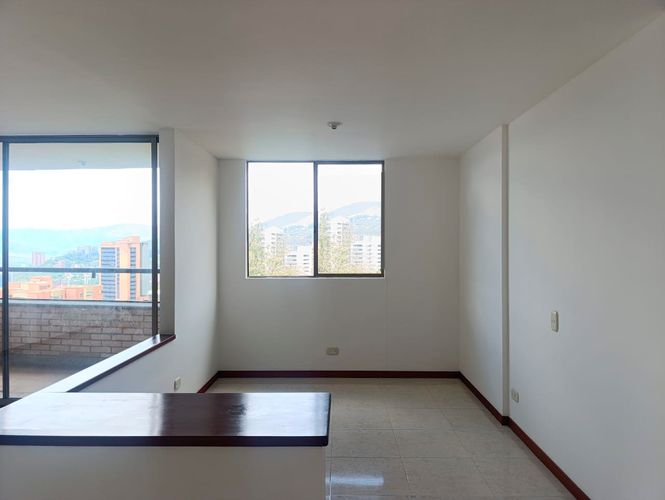 Apartamento de 2 alcobas en arriendo en El Poblado, Medellín, 90 m² · foto 3 de 17