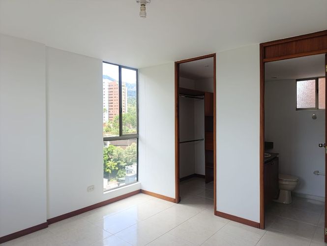 Apartamento de 2 alcobas en arriendo en El Poblado, Medellín, 90 m² · foto 12 de 17
