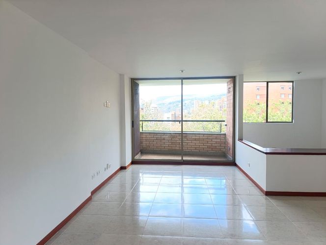 Apartamento de 2 alcobas en arriendo en El Poblado, Medellín, 90 m² · foto 2 de 17