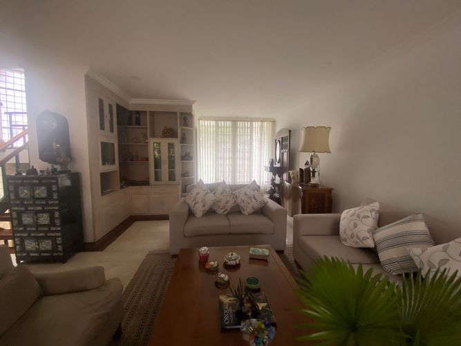 Casa de 3 alcobas en venta en Santa Teresita, Cali, 381 m² · foto 9 de 24