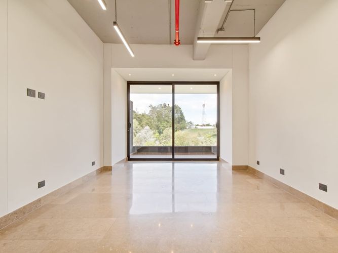 Oficina en arriendo en Loma Del Chocho, Envigado, 63 m² · foto 2 de 10