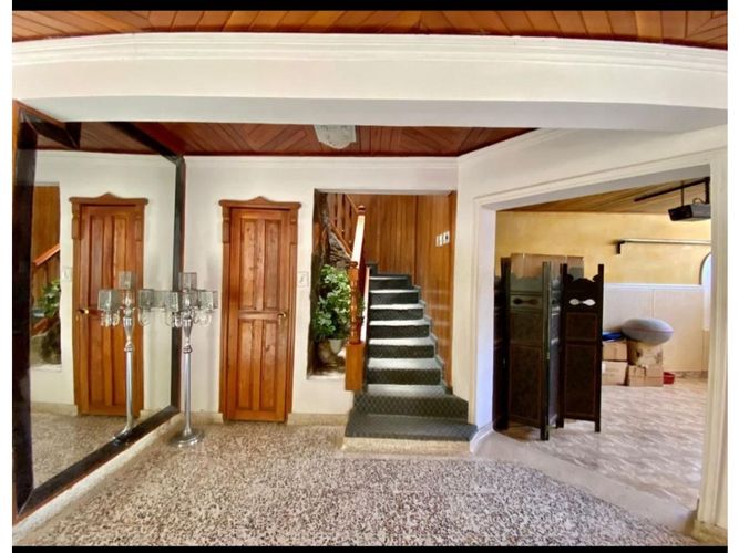 Casa de 5 alcobas en venta en Las Tres Cruces, Santa Marta, 269 m² · foto 5 de 14