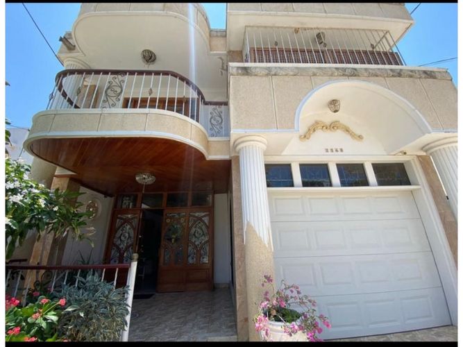 Casa de 5 alcobas en venta en Las Tres Cruces, Santa Marta, 269 m² · foto 6 de 14