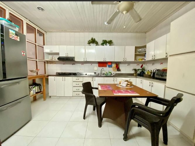 Casa de 5 alcobas en venta en Las Tres Cruces, Santa Marta, 269 m² · foto 7 de 14