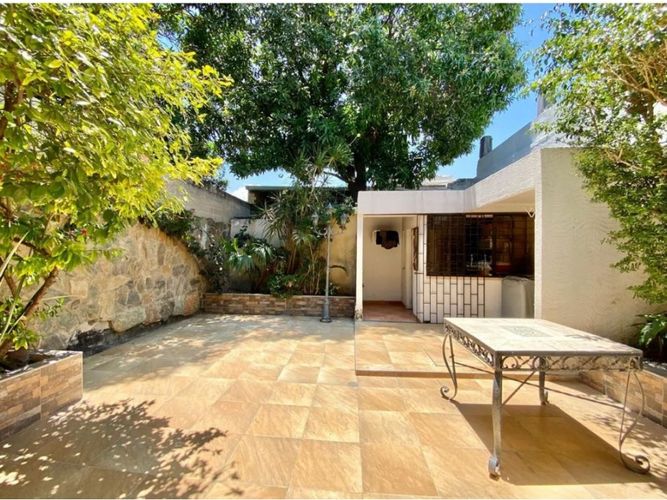 Casa de 5 alcobas en venta en Las Tres Cruces, Santa Marta, 269 m² · foto 8 de 14