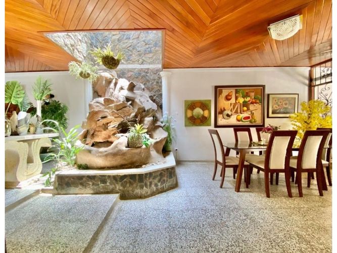 Casa de 5 alcobas en venta en Las Tres Cruces, Santa Marta, 269 m² · foto 9 de 14