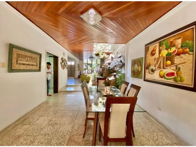 Casa de 5 alcobas en venta en Las Tres Cruces, Santa Marta, 269 m² · foto 13 de 14