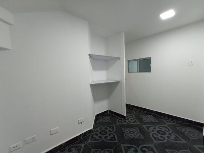 Local en venta en Ciudad Los Alamos, Cali, 35 m² · foto 22 de 23