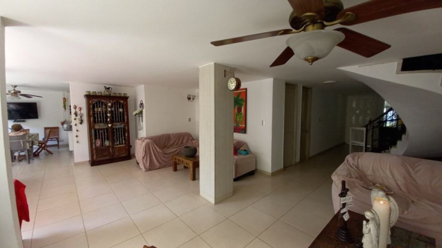 Casa de 4 alcobas en venta en La Flora, Cali, 338 m² · foto 4 de 24