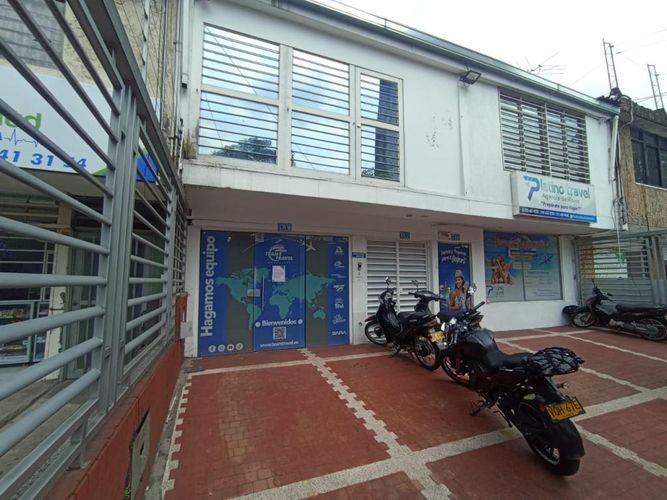 Casa de 7 alcobas en venta en San Vicente, Cali, 270 m² · foto 2 de 24