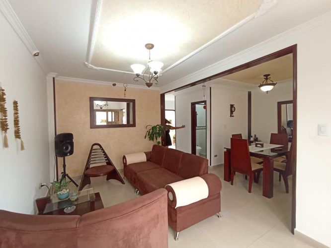 Casa de 9 alcobas en venta en Las Ceibas, Cali, 114 m² · foto 2 de 24