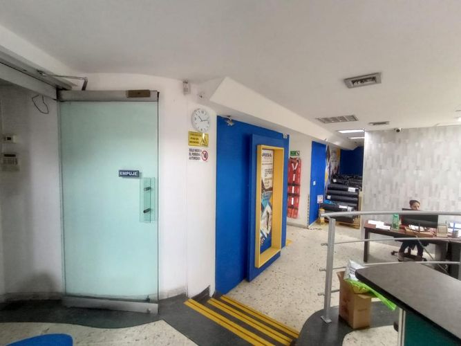 Edificio en venta en Popular, Cali, 100 m² · foto 2 de 24