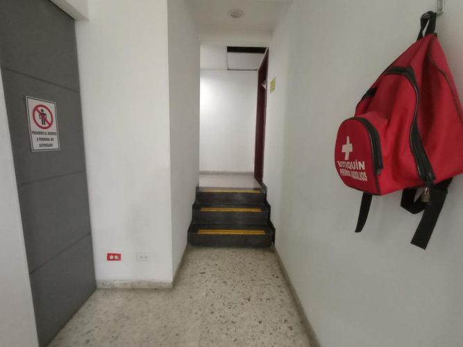 Edificio en venta en Popular, Cali, 100 m² · foto 4 de 24