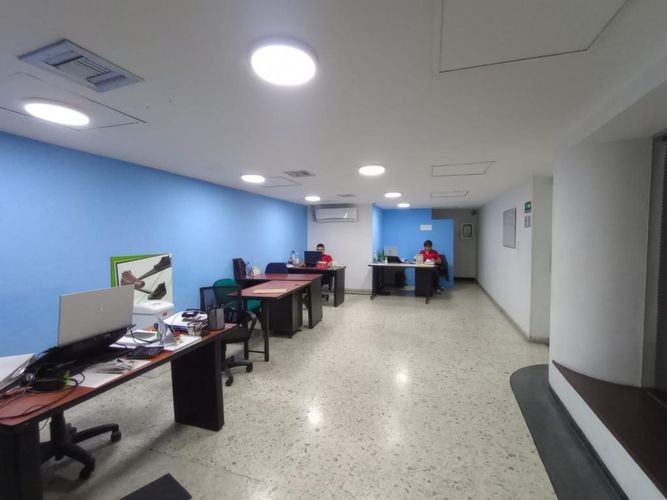 Edificio en venta en Popular, Cali, 100 m² · foto 9 de 24