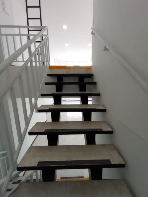 Edificio en venta en Los Libertadores, Cali, 1484 m² · foto 8 de 24