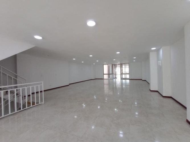 Edificio en venta en Los Libertadores, Cali, 1484 m² · foto 17 de 24