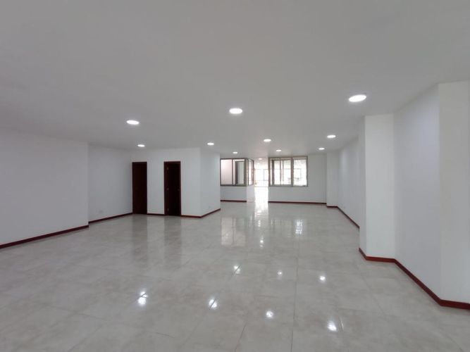 Edificio en venta en Los Libertadores, Cali, 1484 m² · foto 23 de 24