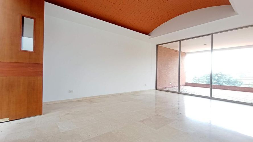 Apartamento en venta en Altos De Menga, Cali · foto 10 de 24