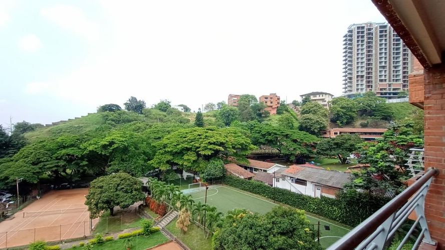 Apartamento en venta en Altos De Menga, Cali · foto 13 de 24