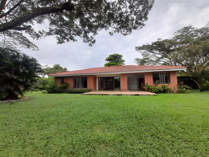 Casa de 4 alcobas en venta en La Morada, Jamundí, 265 m² · foto 2 de 24
