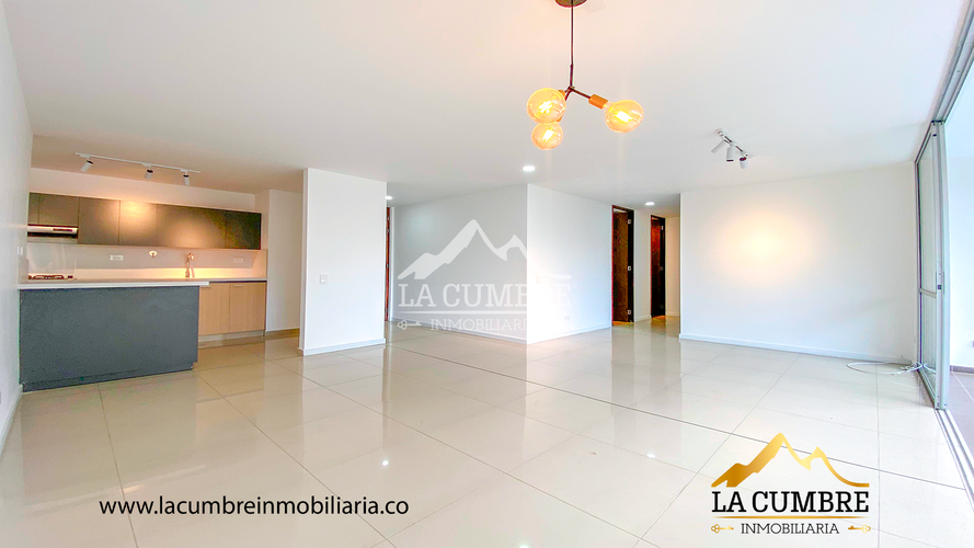 Apartamento de 3 alcobas en arriendo en Los Balsos, Medellín, 110 m² · foto 3 de 14