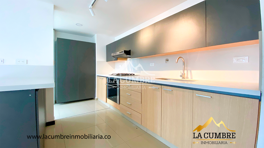 Apartamento de 3 alcobas en arriendo en Los Balsos, Medellín, 110 m² · foto 7 de 14