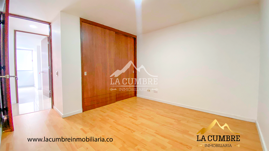 Apartamento de 3 alcobas en arriendo en Los Balsos, Medellín, 110 m² · foto 9 de 14