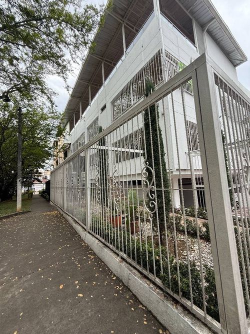 Casa en venta en El Ingenio, Cali, 685 m² · foto 2 de 12