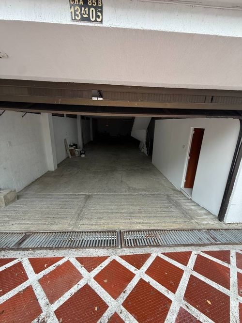 Casa en venta en El Ingenio, Cali, 685 m² · foto 3 de 12